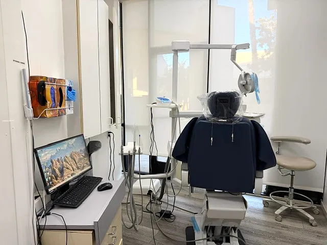 Treatment room at Happy Light Dental