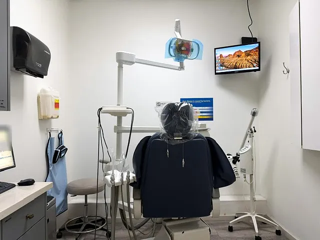 Treatment room at Happy Light Dental